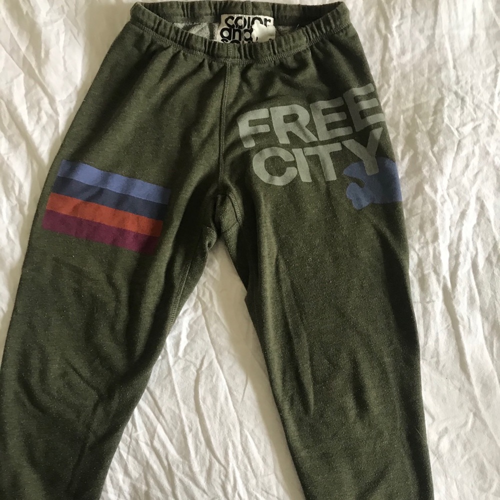 Free city women’s jogger sweat pants